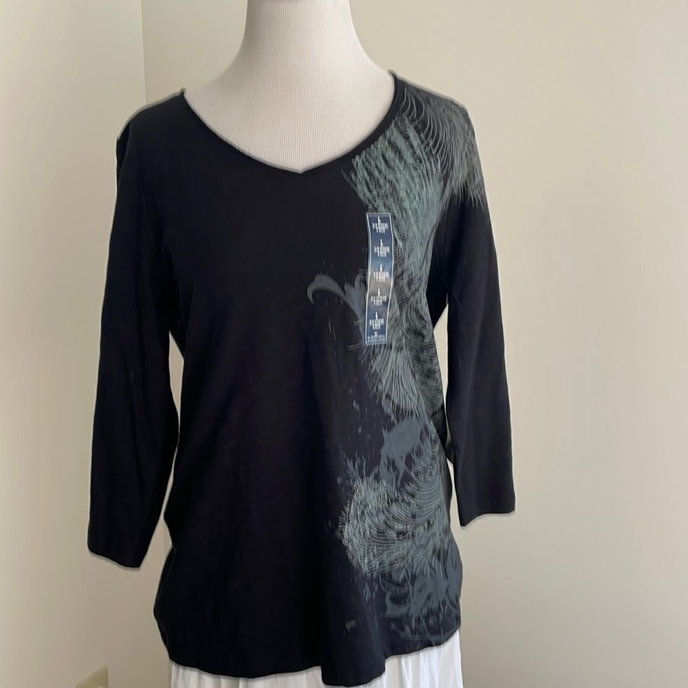 NWT ST johns Bay three-quarter sleeves black T-shirt with a feather designSize L